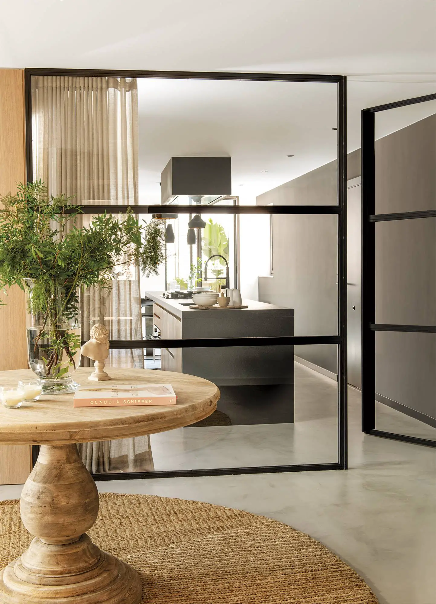 巴塞罗那一位建筑师翻新的一个开放式且现代化的公寓-4