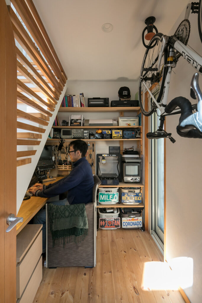 開放感に満ちた空間 子育てを想定して建てられたどこにいても家族がつながる住まい | Style of Life | 100%LiFE-9