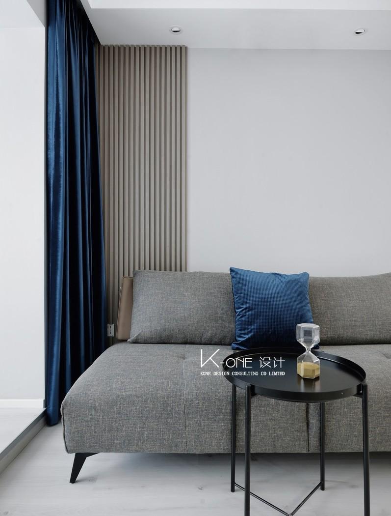 白色简约家居,宝蓝点缀的安静空间-21