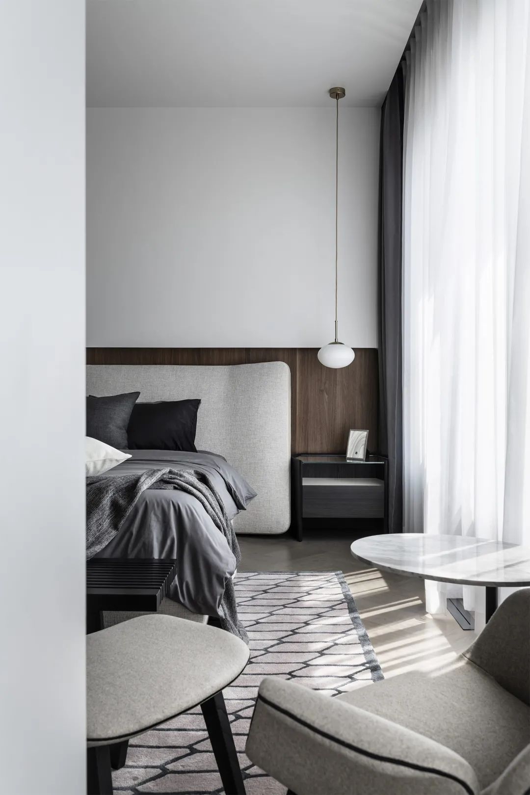 纯粹大宅 | 石木交织的白黑世界-34