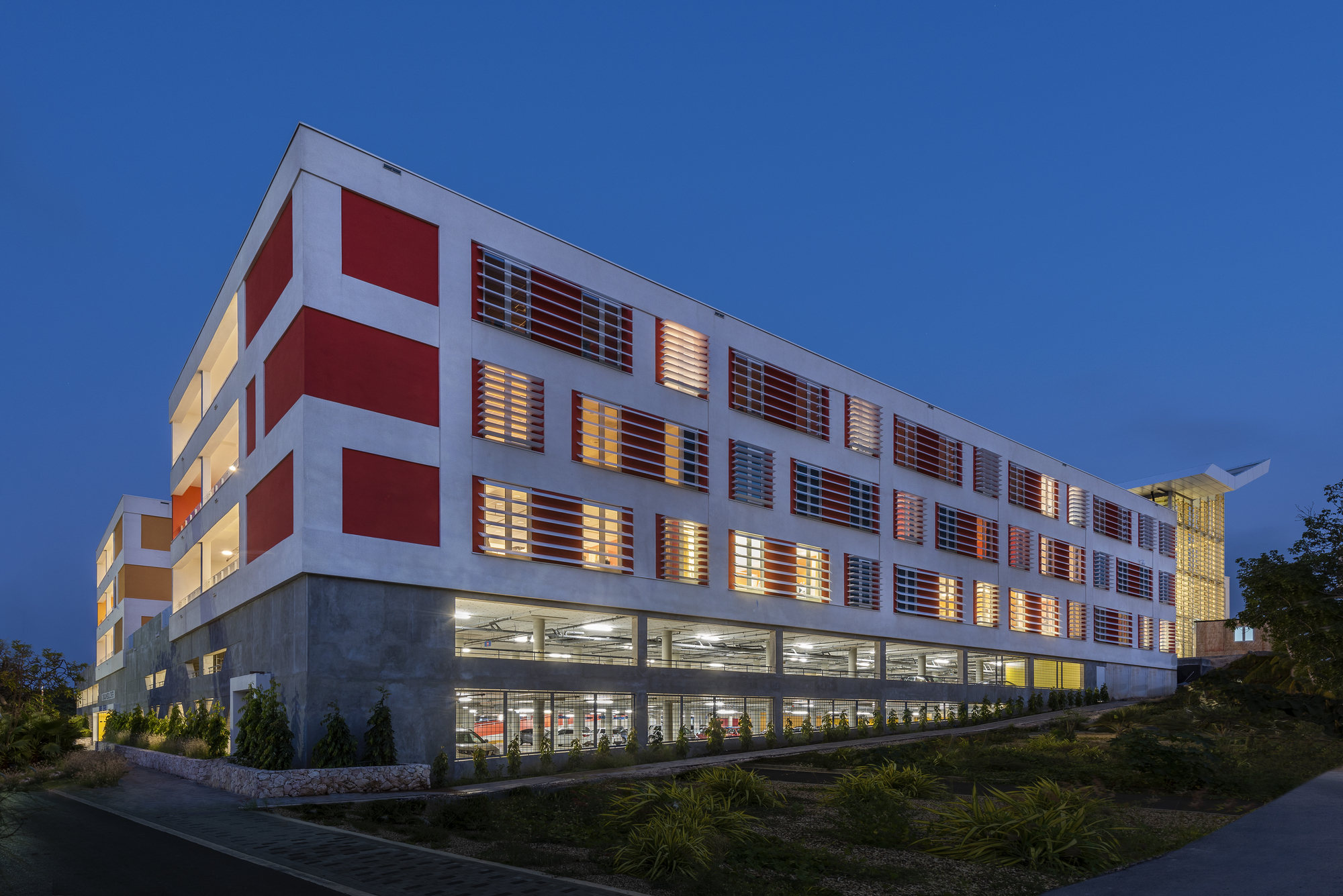 库拉索新奥尔特班达医院,盎司-33