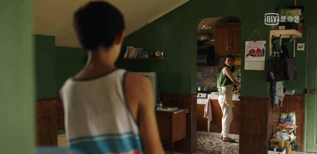 《隐秘的角落》 | 复古风装修，细节尽显悬疑魅力-35