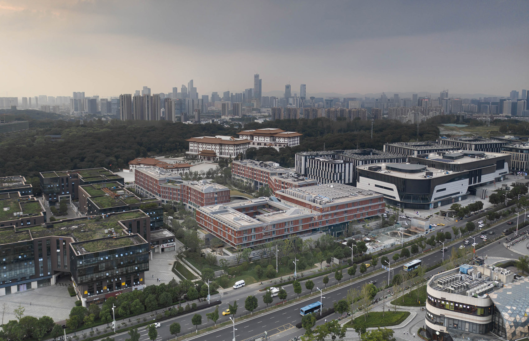 南京丰盛五季凯悦臻选酒店丨中国南京丨BUZZ庄子玉工作室-12