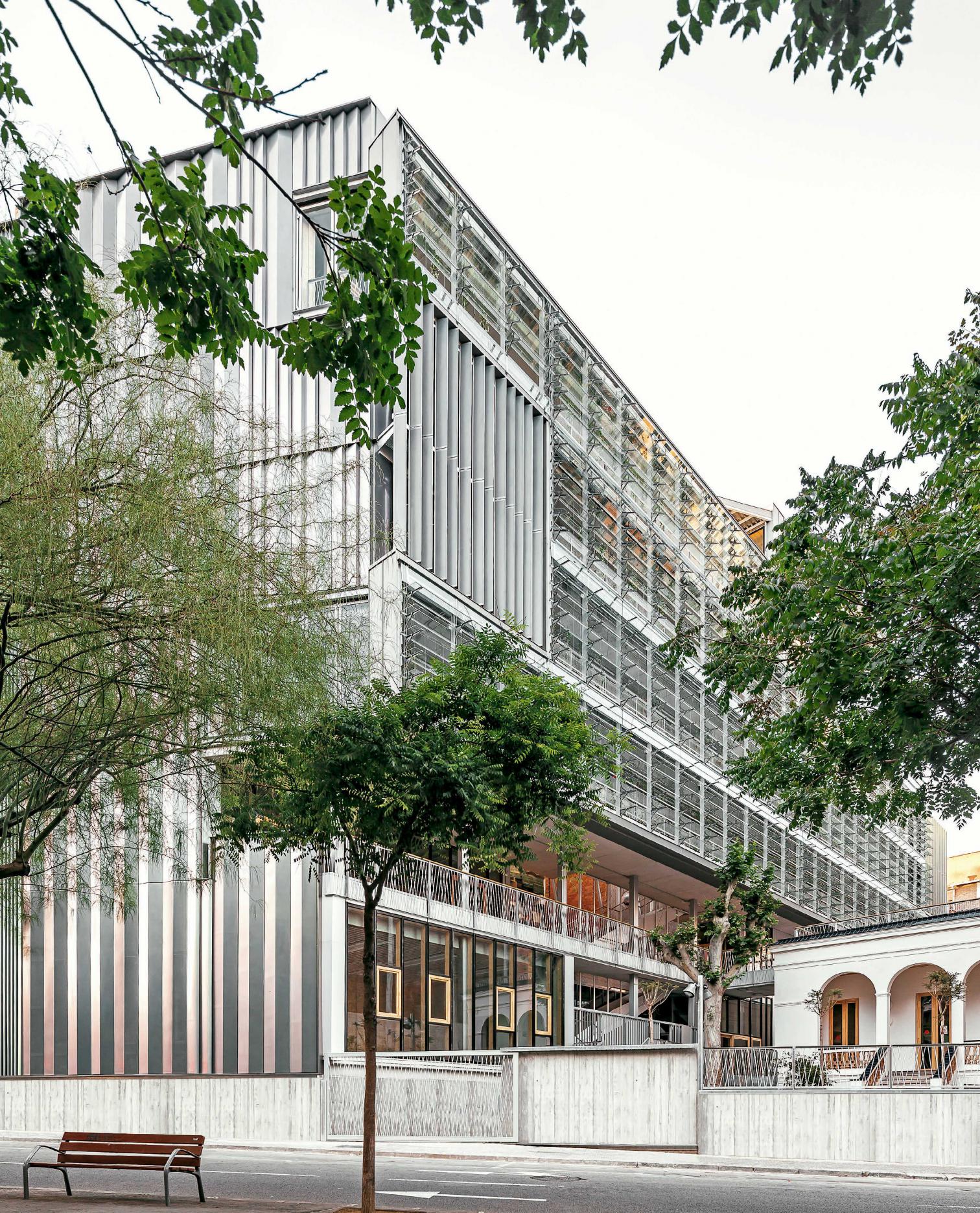 巴塞罗那 Villa Urania 市民中心 | 历史与创新的完美融合-10