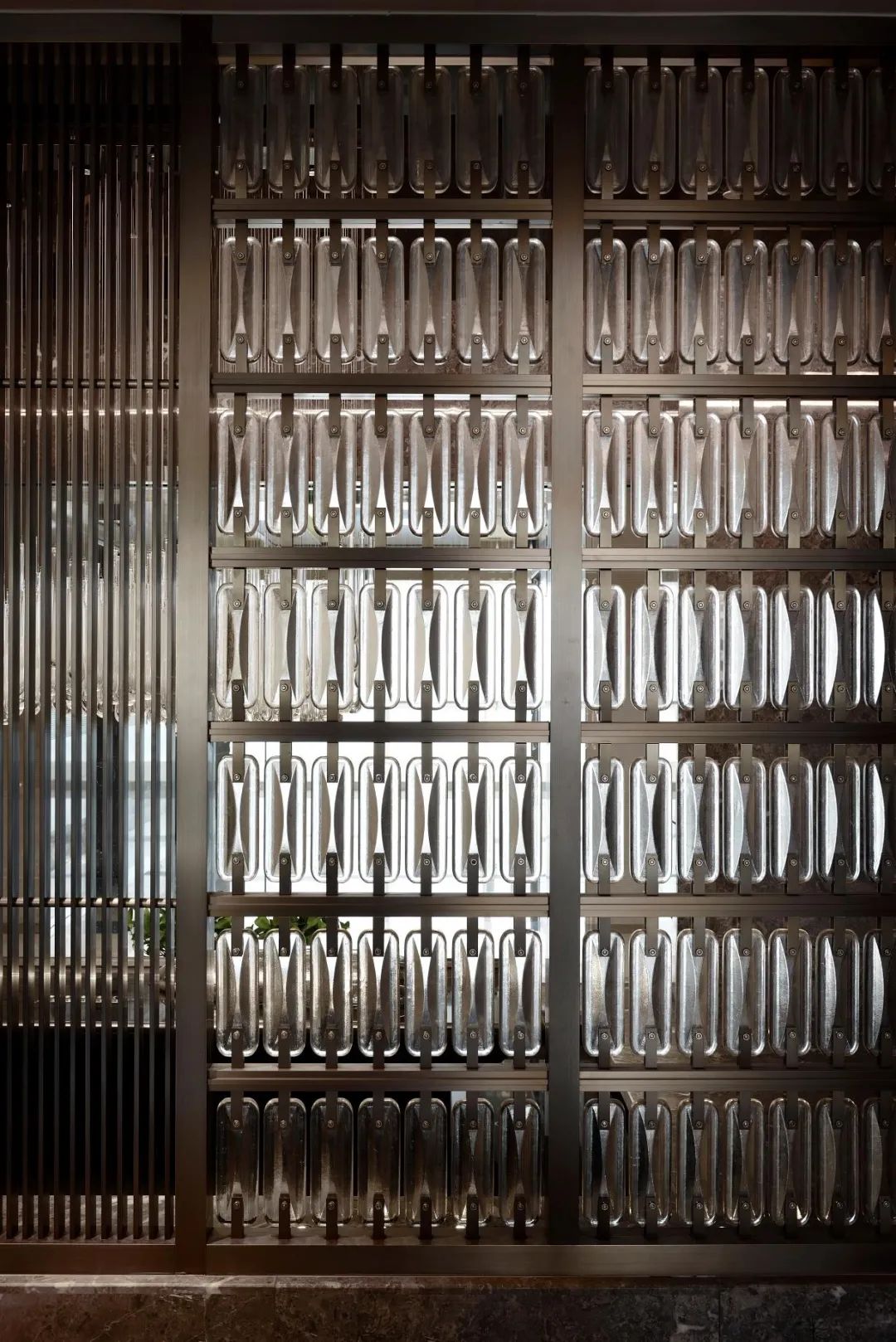 传景·圣雅 | 刘渝旻设计打造诗意办公空间新模式-13