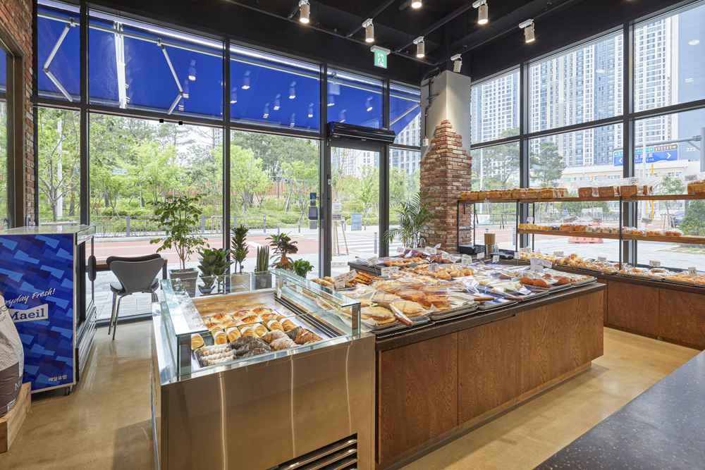 24 平米现代简约风烘焙店，诠释小空间大设计-9