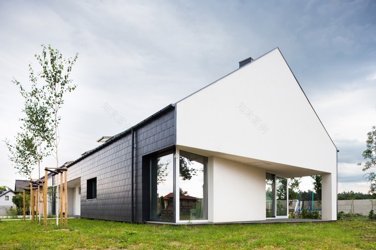 波兰 Kobylanka 现代家庭谷仓-2