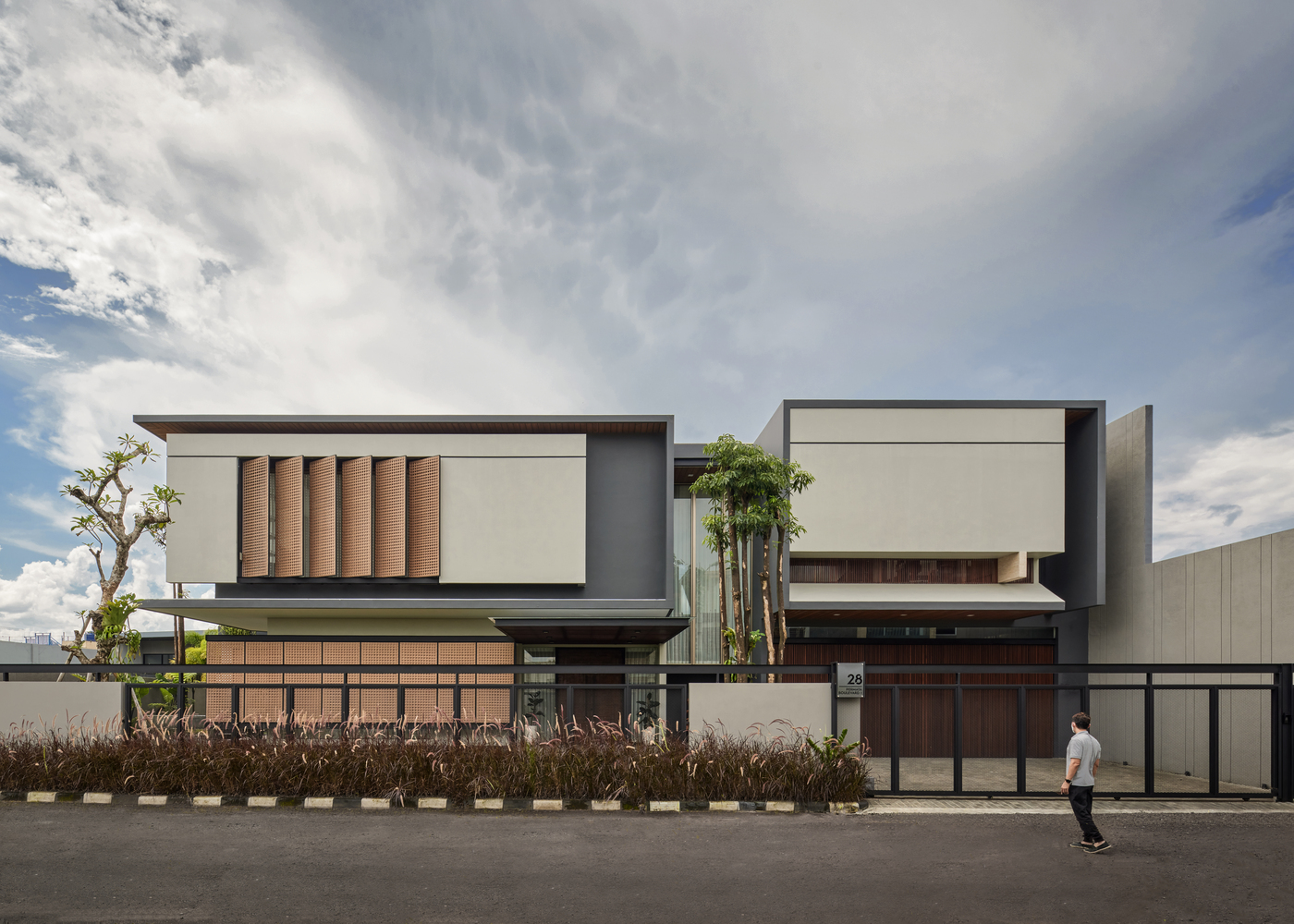 印尼 Tasikmalaya 热带风格现代住宅丨Rakta Studio-12