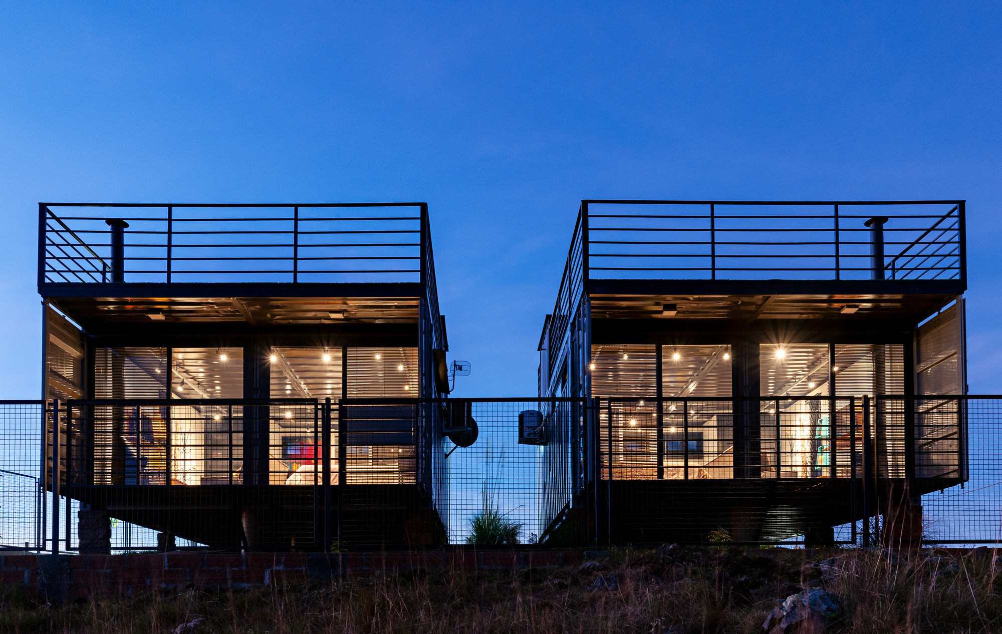 Cambará Container House / Estúdio Saymon Dall Alba+ Mégui Dal Bó Arquiteta-22