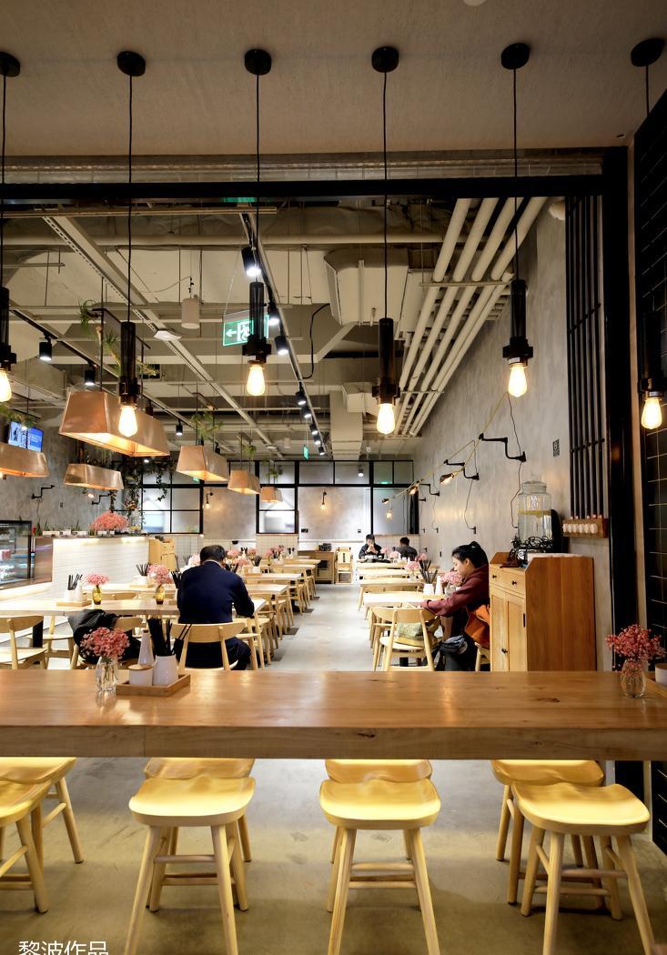 初夏花园 | 极简工业风餐厅设计-12