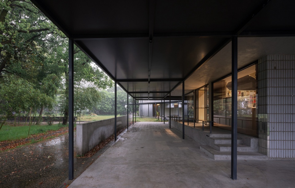 先锋鉴湖书店（鉴湖取水岛市政设施更新项目）丨中国绍兴丨大舍建筑设计事务所,同济大学建筑设计研究院等-54