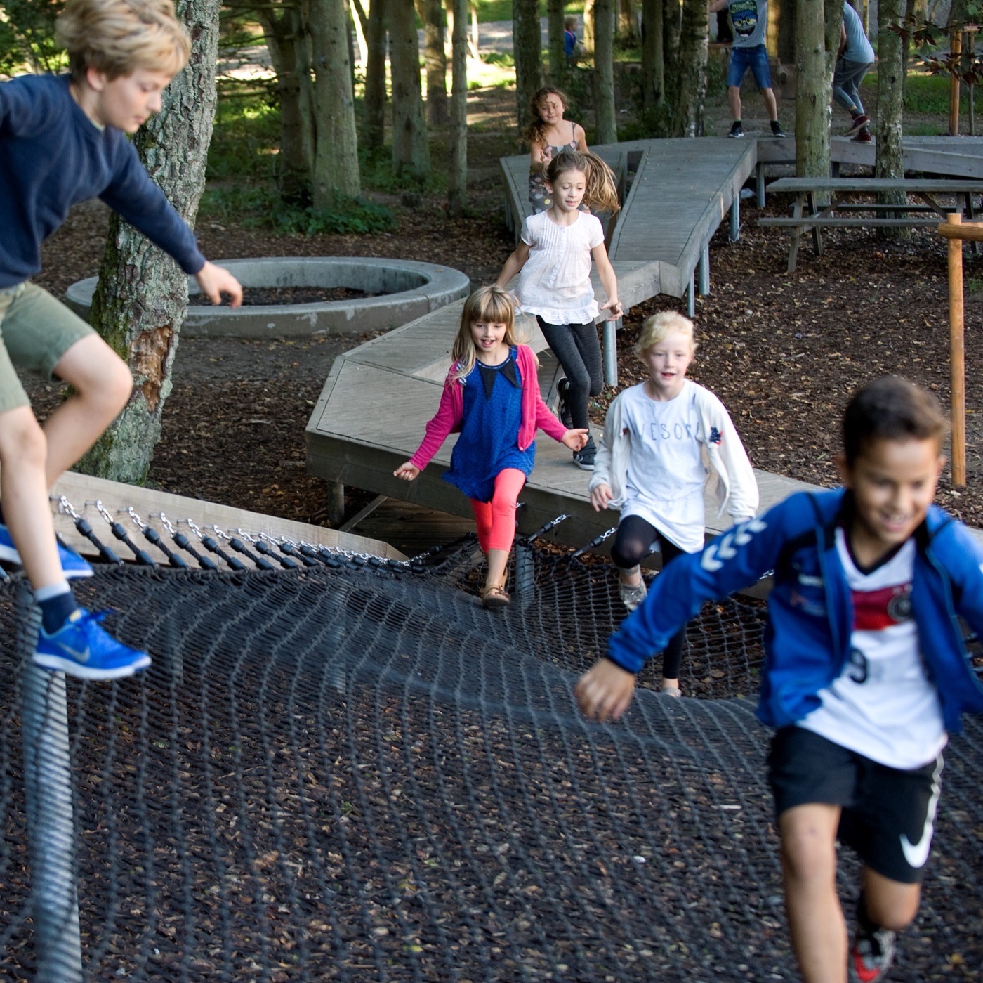 活力校园森林里的运动环丨丹麦丨VEGA landskab-13