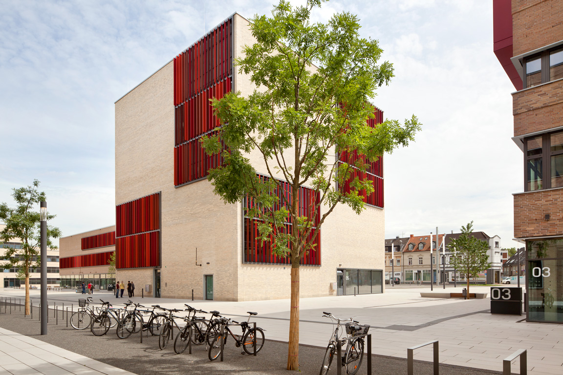 鲁尔西部应用科技大学新校区设计-24