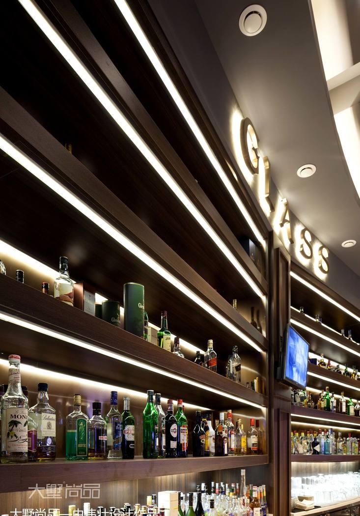 230㎡现代酒吧餐厅,绿色植物与柔和灯光打造露天卡座区-10