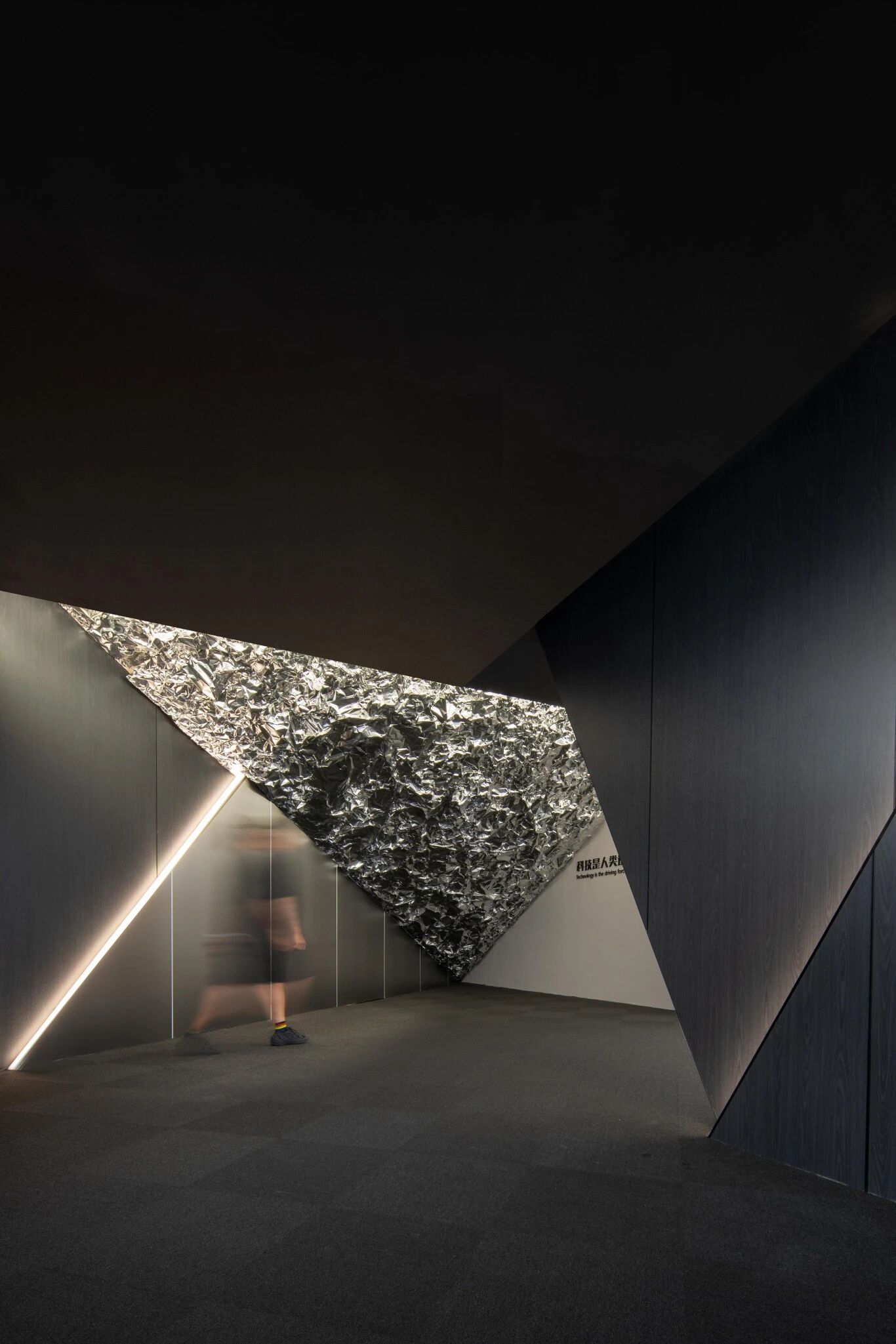 诺视科技总部空间（《源芯之境》）丨广州市本合致现设计（GNOC本合致现设计机构）-31