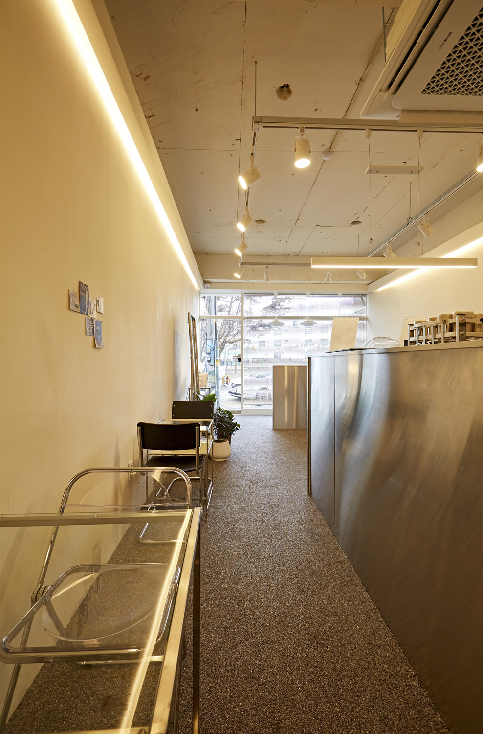 16 平米咖啡厅，极简设计惊艳亮相-12