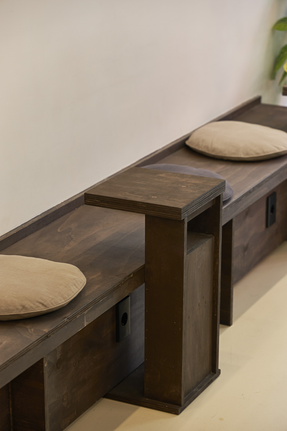 14 坪东方氛围 white wood tone 咖啡厅设计-12