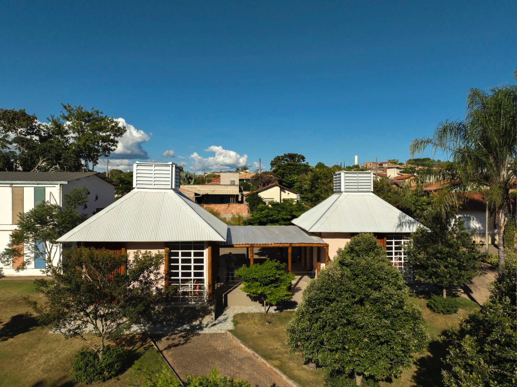 Vila Ninho学校 & João de Barro凉亭丨巴西米纳斯吉拉斯丨BIRI + MACh arquitetos等多方团队-5