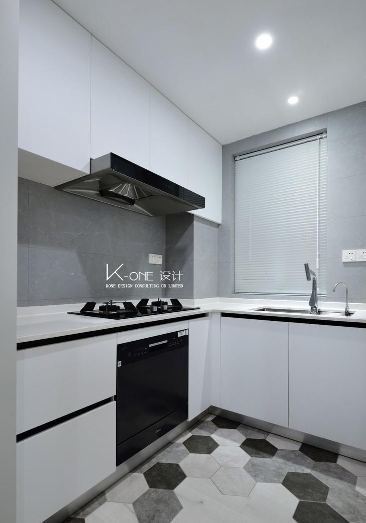 白色简约家居,宝蓝点缀的安静空间-24