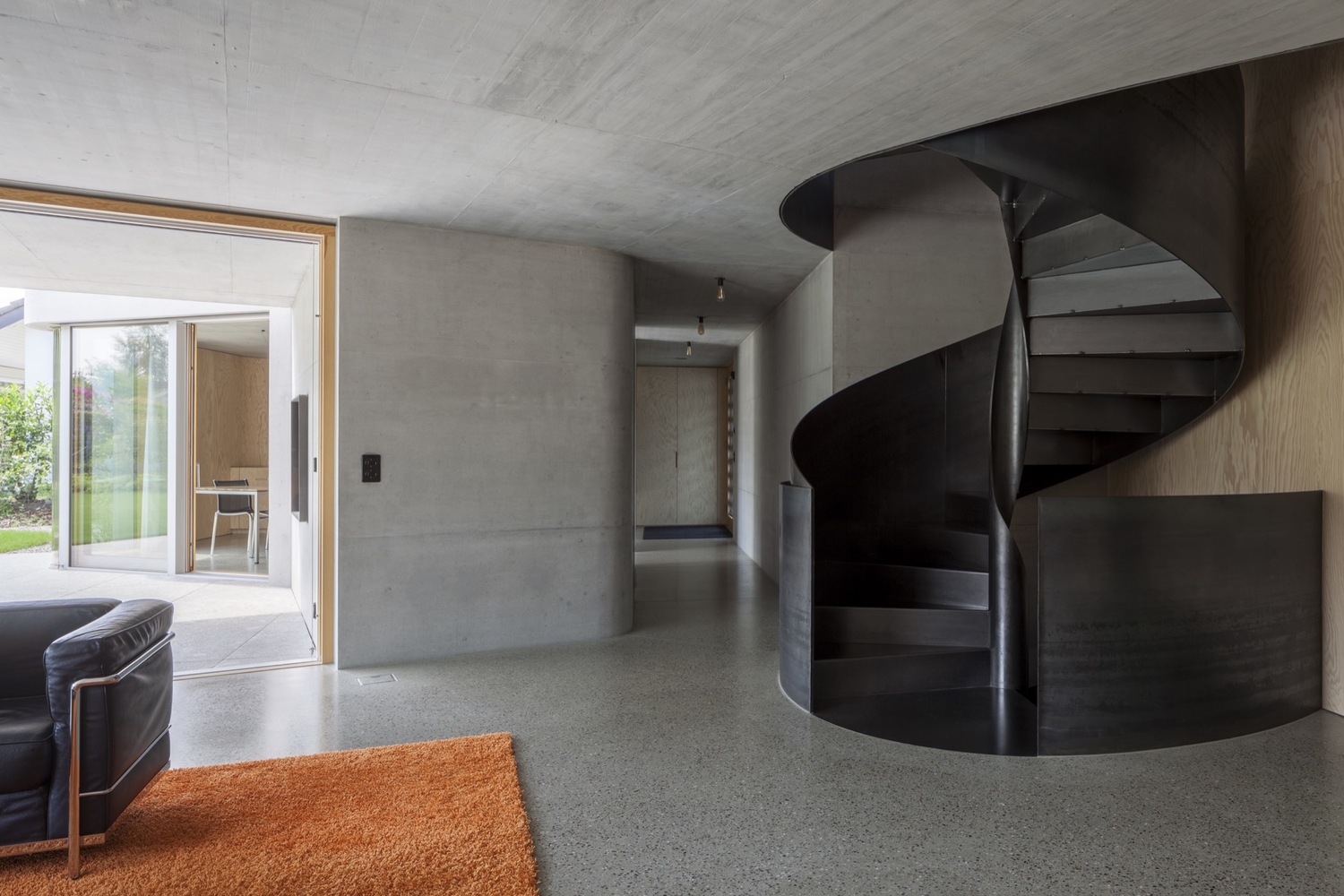 瑞士 Neuhofweg 住宅 | 混凝土与光影的雕塑艺术-10
