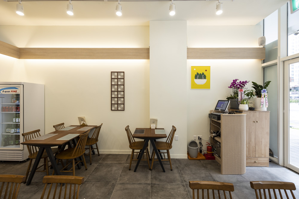 白色与木质，极简主义餐厅设计-11