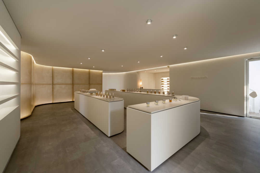 首尔 Granhand Namsan 香水专卖店设计丨韩国首尔丨U.lab-4