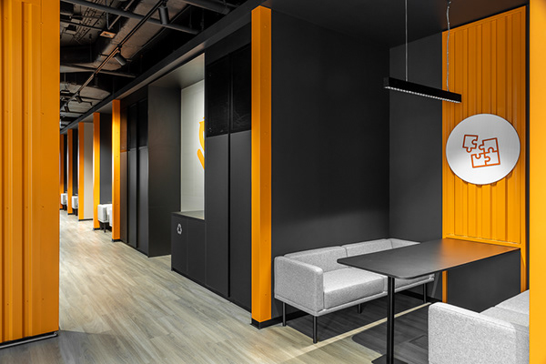 柠檬办公室设计丨罗马尼亚布加勒斯特丨Sennder-4