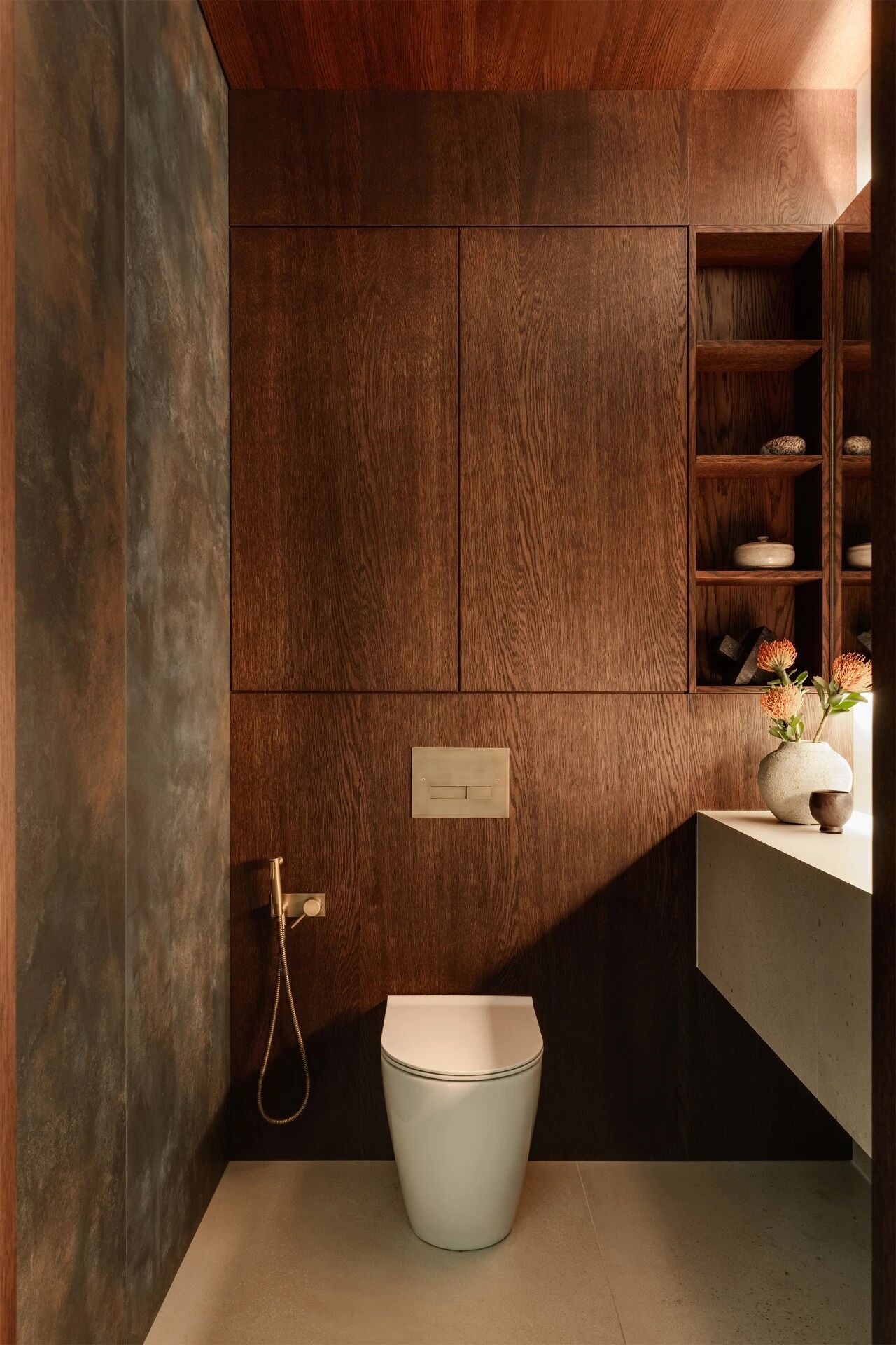 鸸鹋屋(注:EMU是鸸鹋,一种澳大利亚特有的鸟类,若这里的EMU有特殊含义,请提供更多背景信息以确保准确翻译) 丨华沙的工作室81.WAW-35