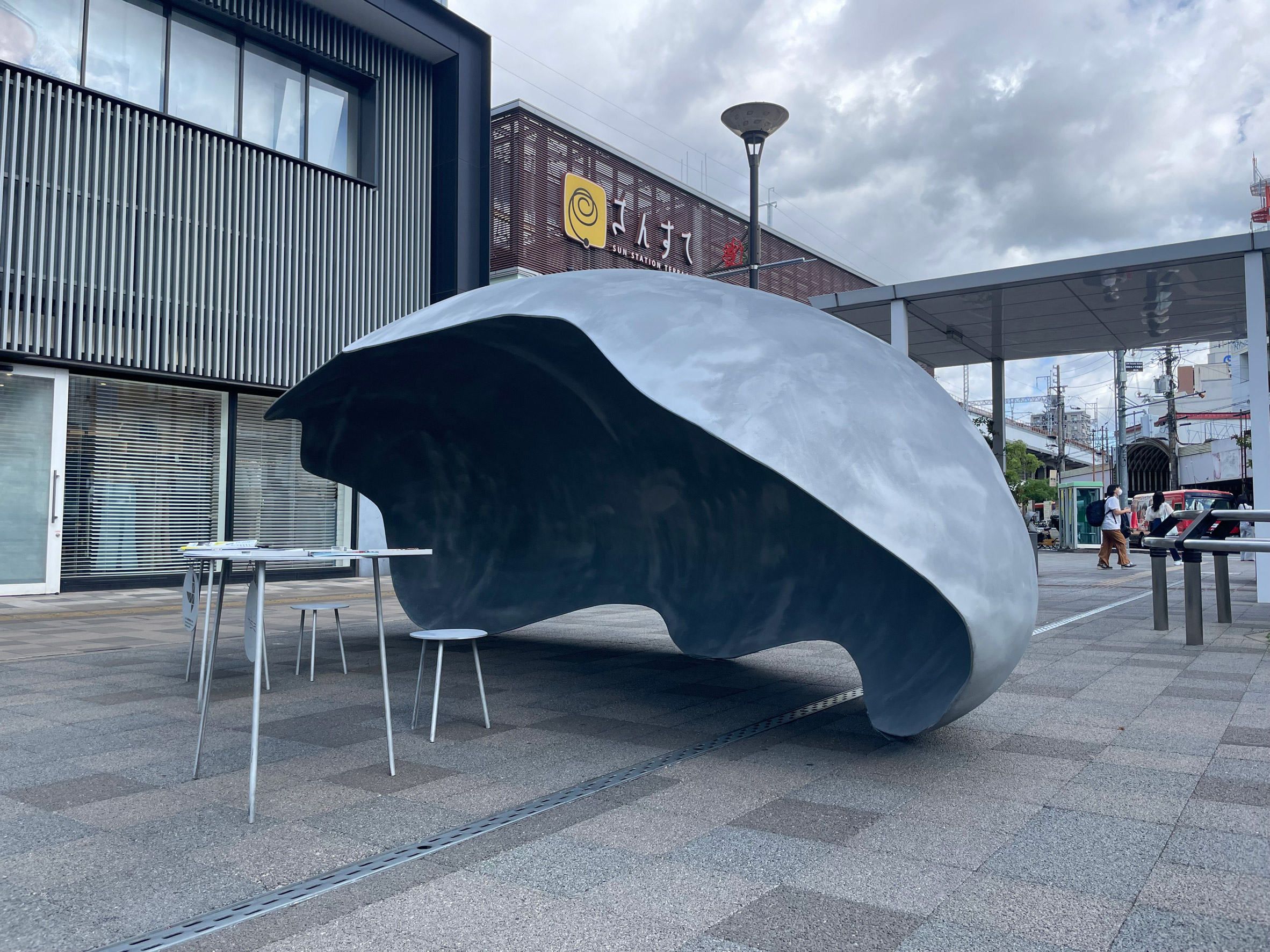 Junya Ishigami places cloud-like kiosk "on the verge of falling over" in Fukuyama-3