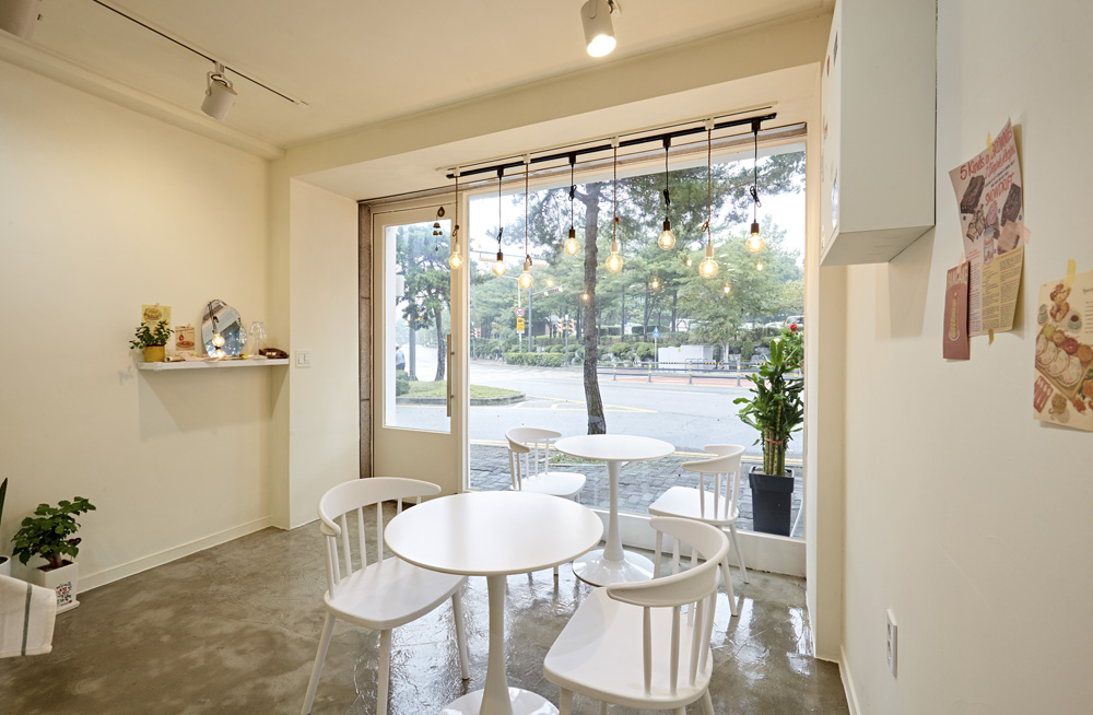 10 坪小户型的极简魅力 | 韩国设计师打造明亮舒适的咖啡厅-8