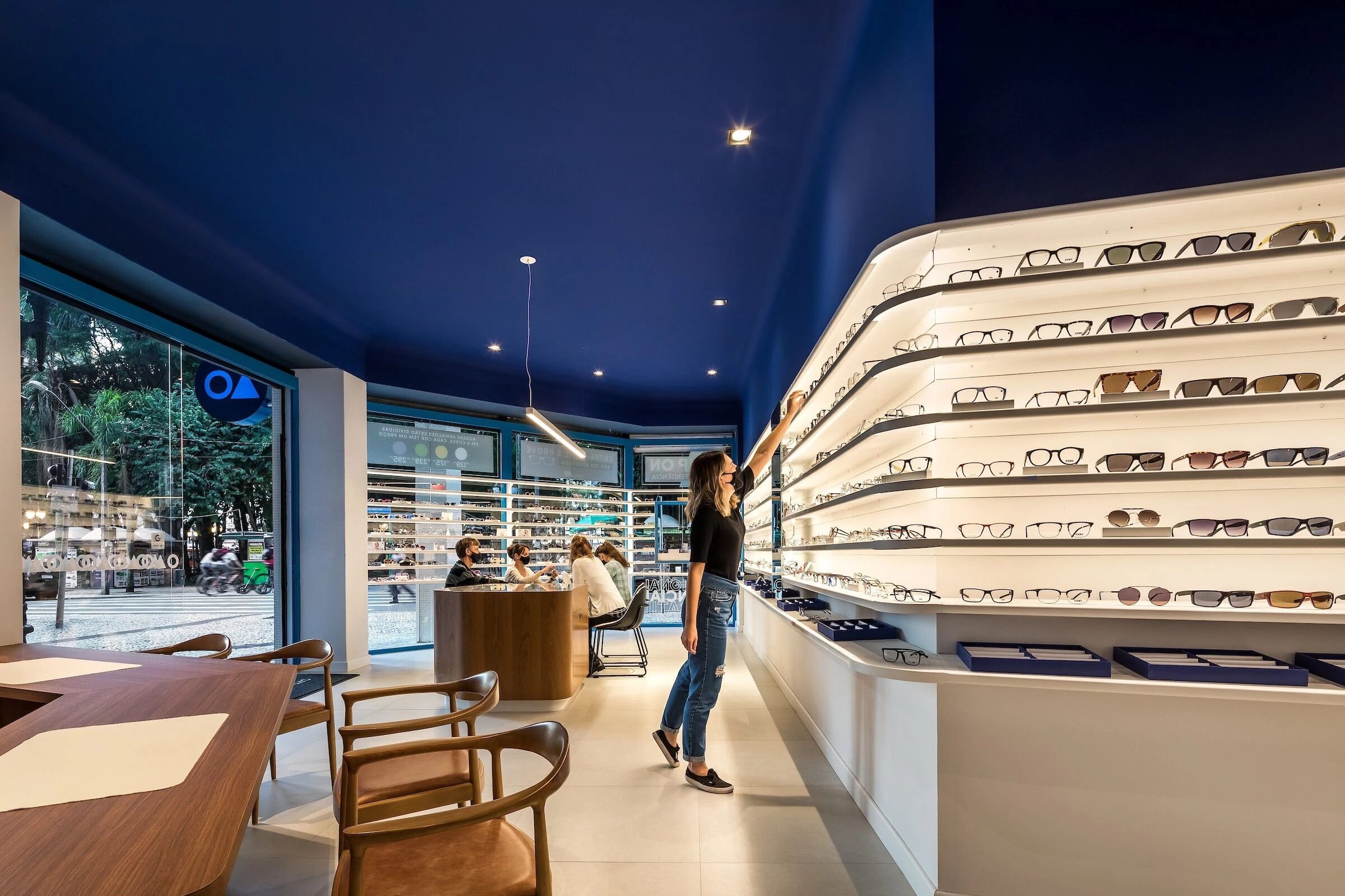 光艺术商店丨巴西丨Solo Arquitetos-17