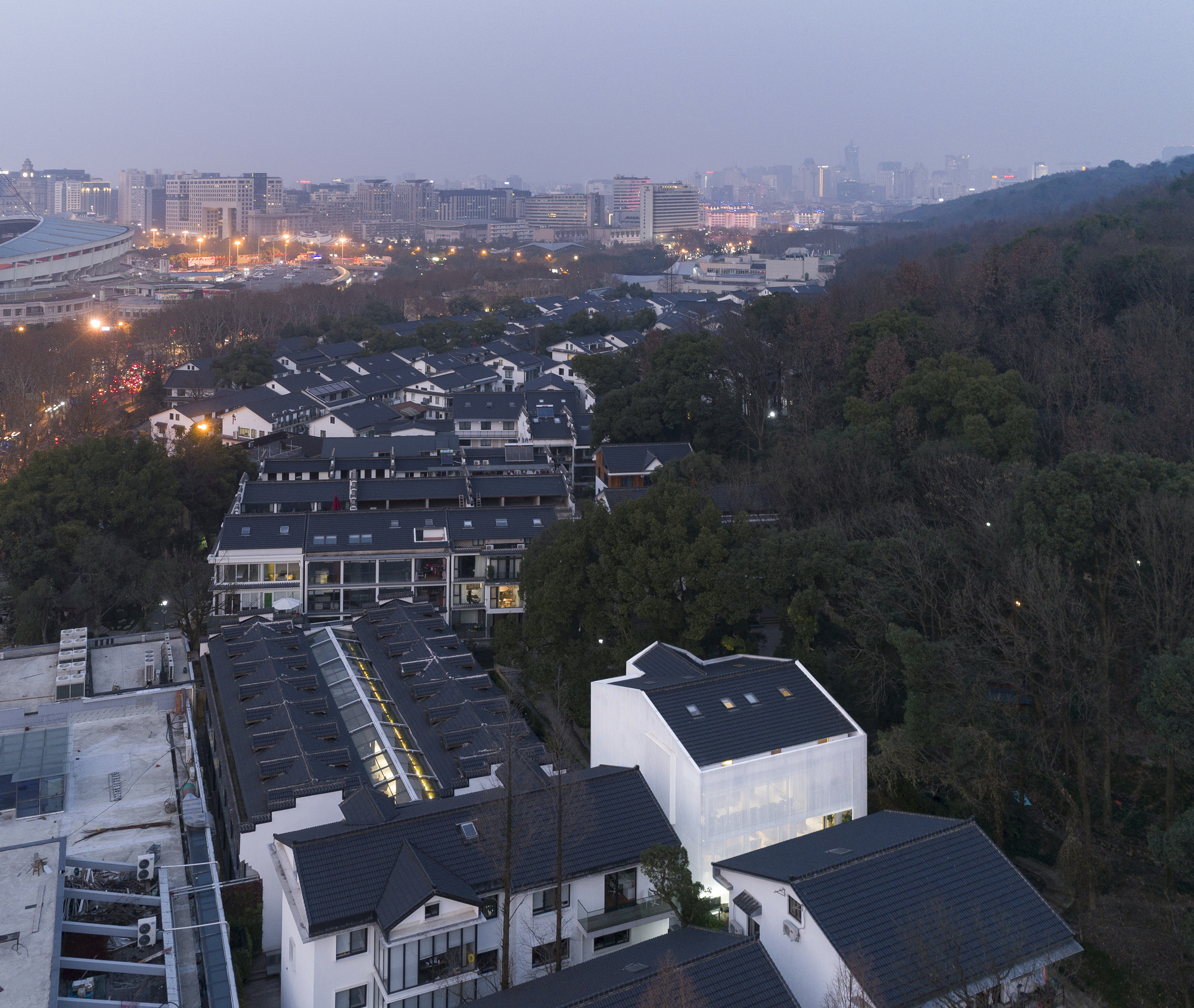 低调融合，升级版城市村落的办公空间-17