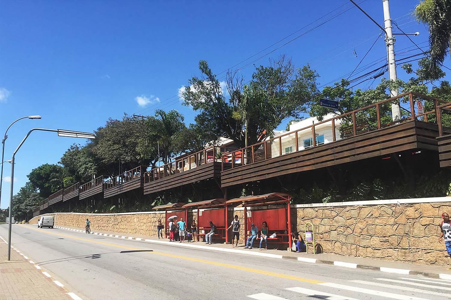 巴西 Terraço dos Resedás 木质城市景观设计-1