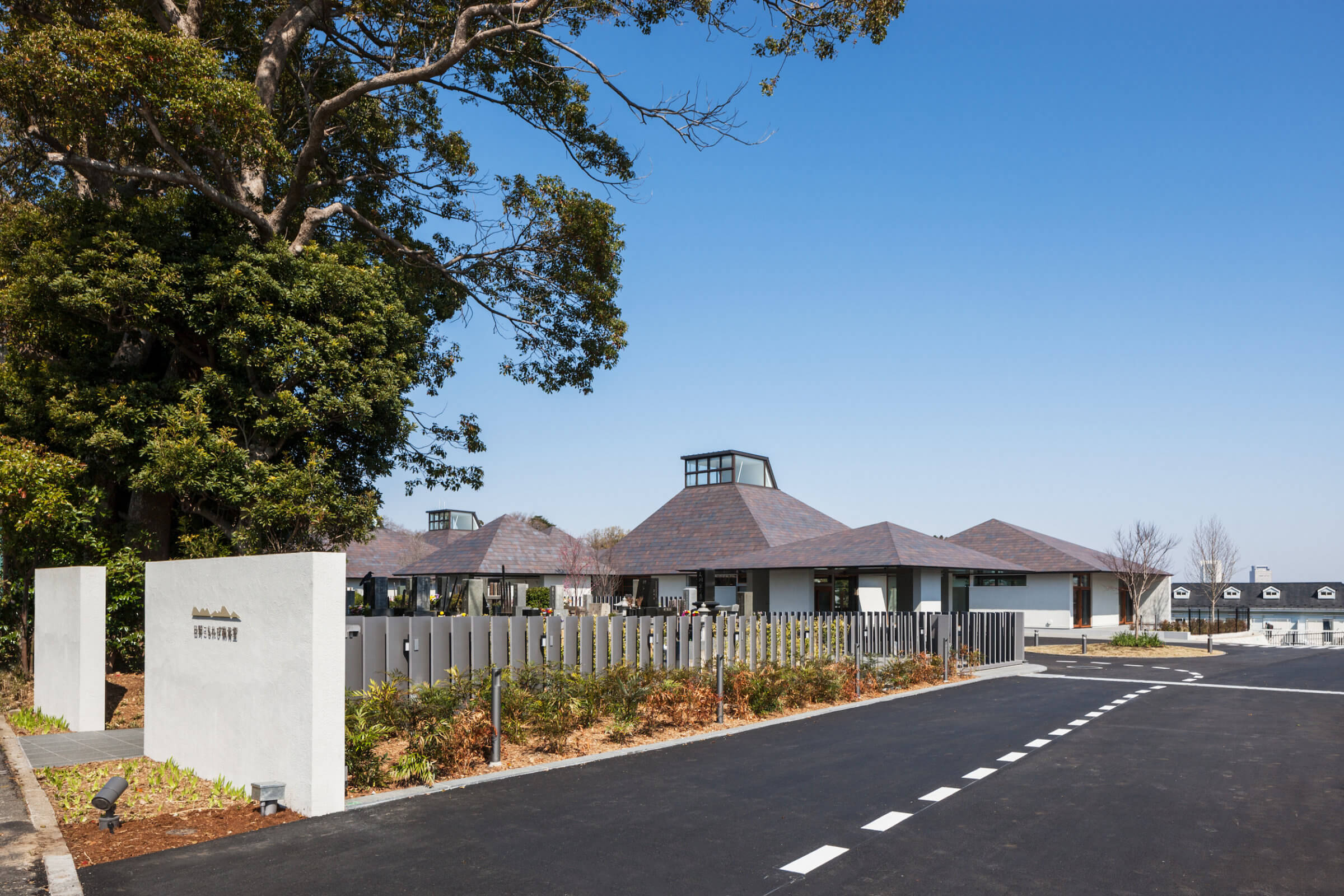 
      Ossuary in Hino Cemetery Park ｜ STGK Inc. | Landscape Design - Creating a living human-scape
    -0