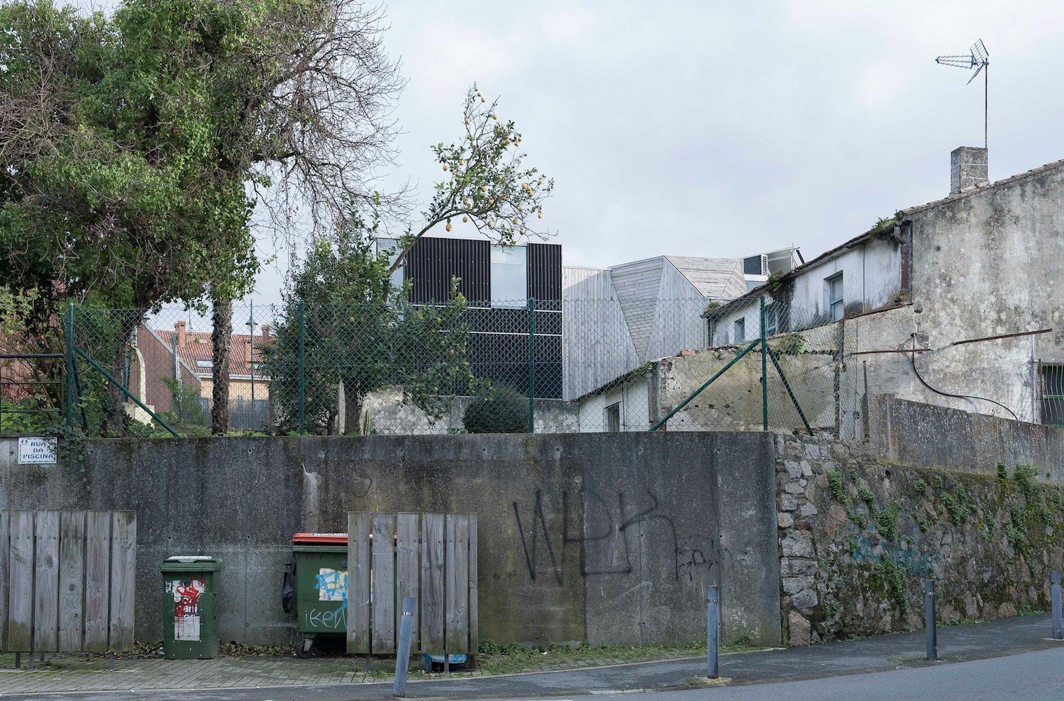 House on a plot near Corunna built with very little money   Page 4 of 4   CAANdesign  Architecture and home design blog-2