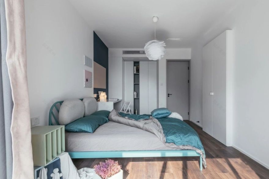 充满极简风的居住空间-32