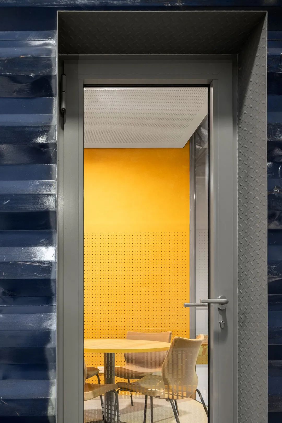 废弃仓库变身高颜值办公室,模块化设计成最大亮点-84