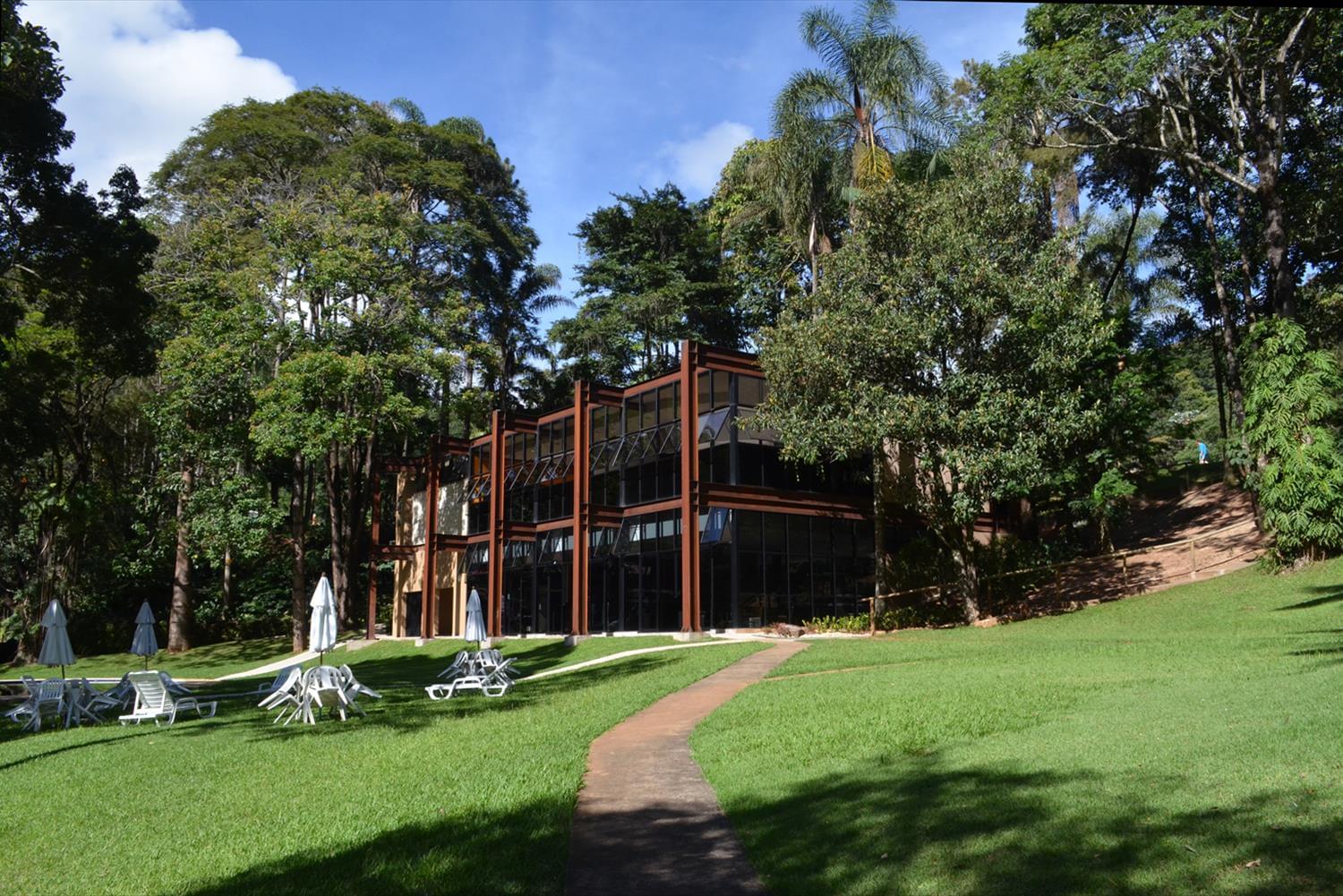 Clube Campestre 运动俱乐部更衣室设计-1