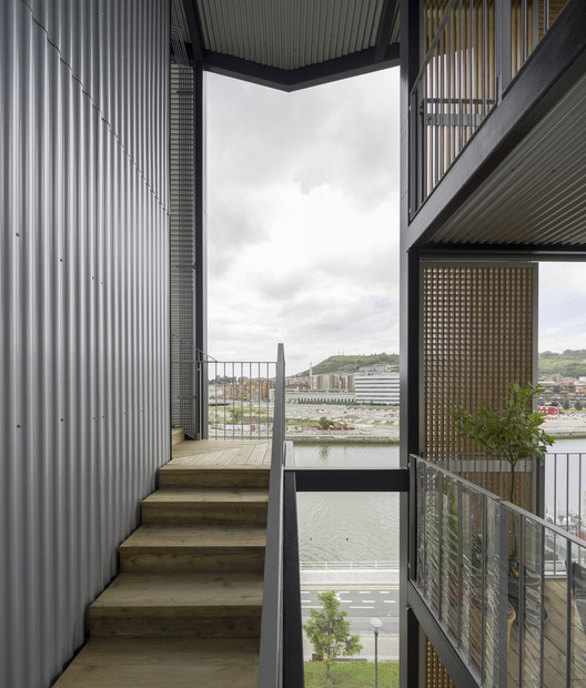 河滨重生 · 2A Dique 街老建筑翻新丨西班牙丨Behark-23