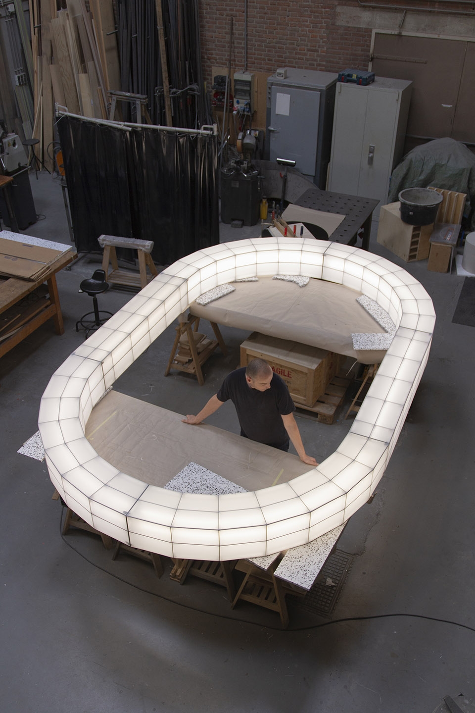 伦敦购物中心巨形灯光装置·“Space Frames”-42