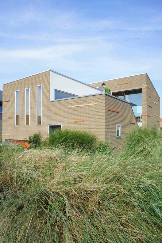 颠覆传统的比利时海滨住宅-4