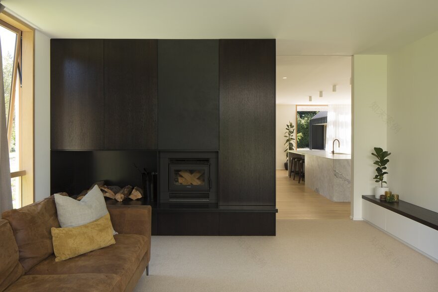 Ryan House by Arthouse Architects is a Contemporary Take on the Gable Form-35