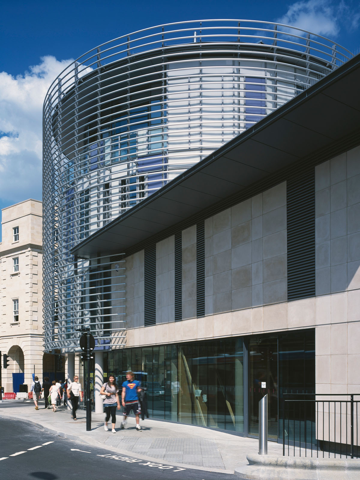 
                    Bath Spa Railway Station & Transport Interchange
                -2