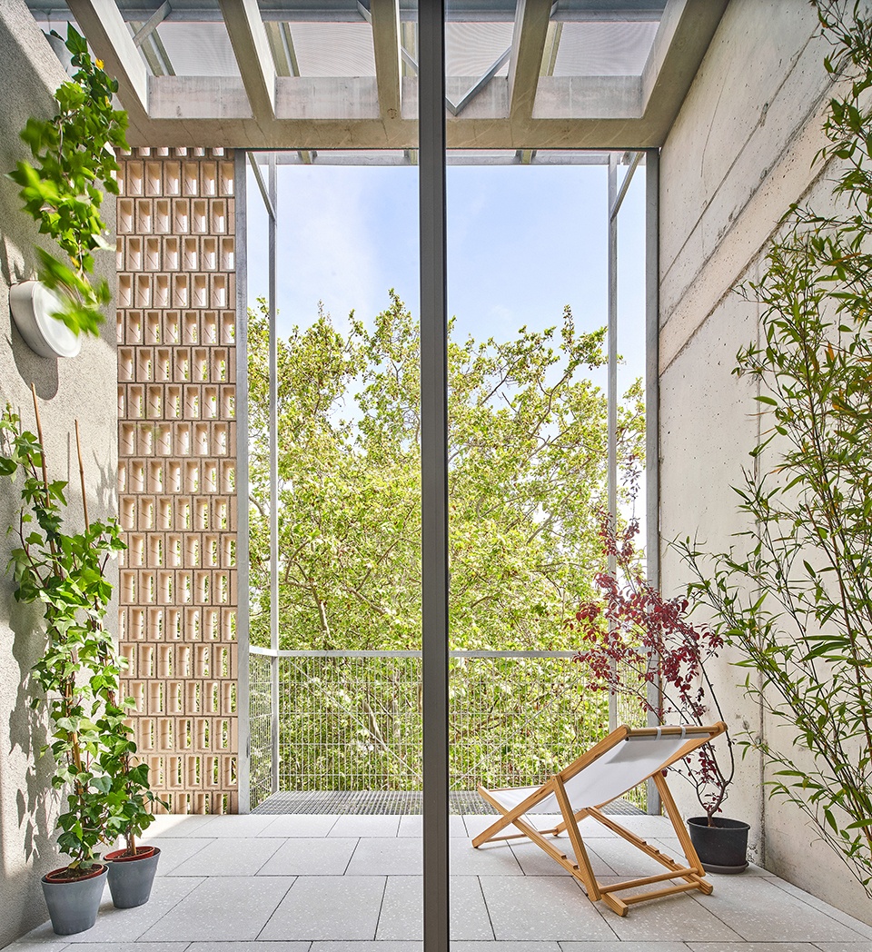 巴塞罗那社会住房设计，通透空间与裸露砖墙的完美结合-27