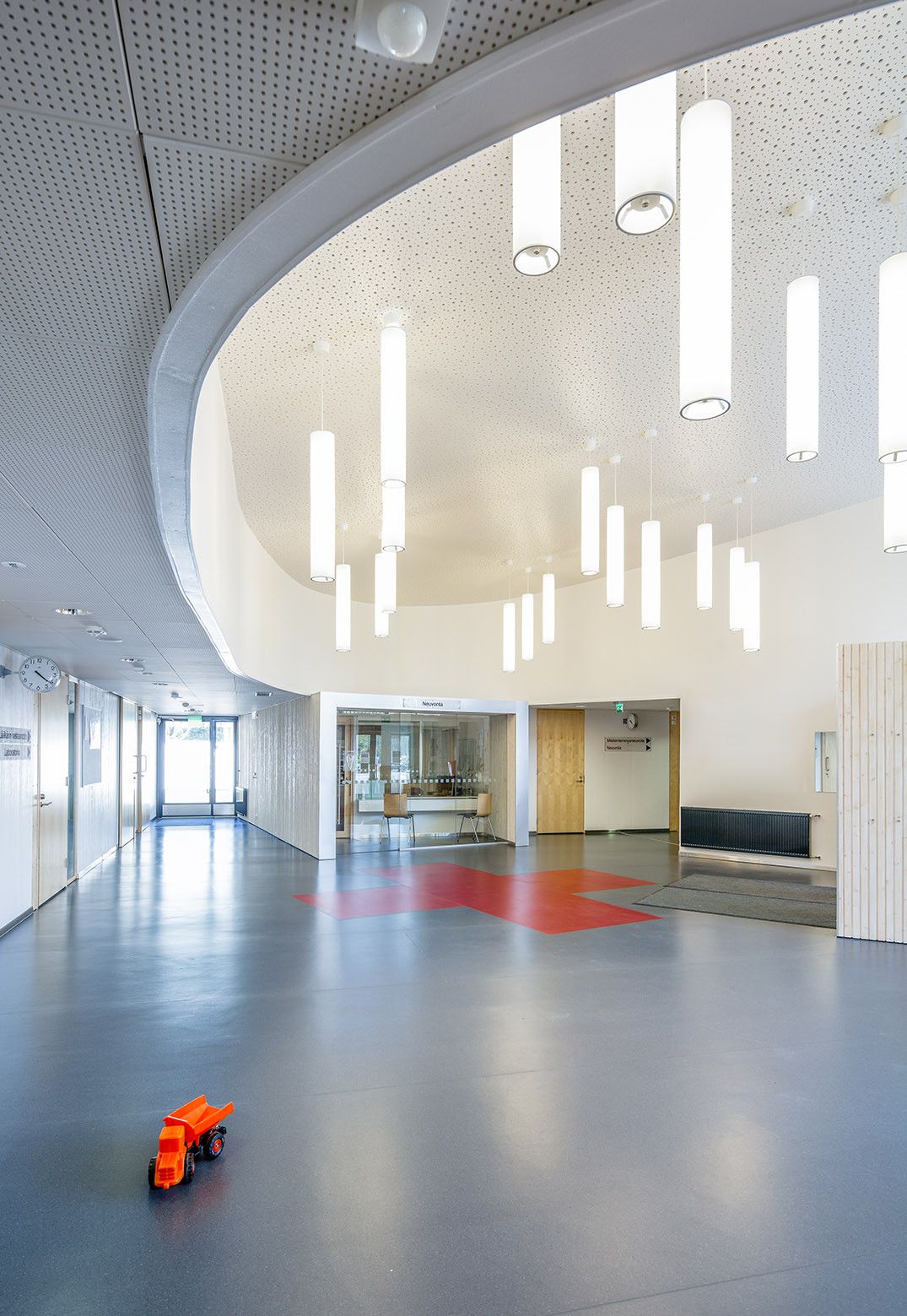 芬兰 Ruukki 新建医疗诊所,温馨公共空间设计-29