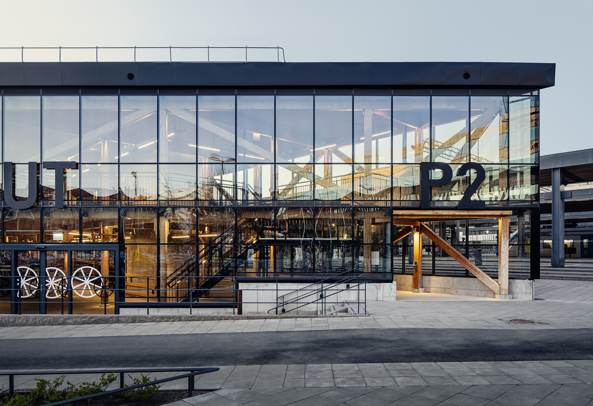 瑞典乌普萨拉中央车站自行车库丨Cecilia Öberg-15