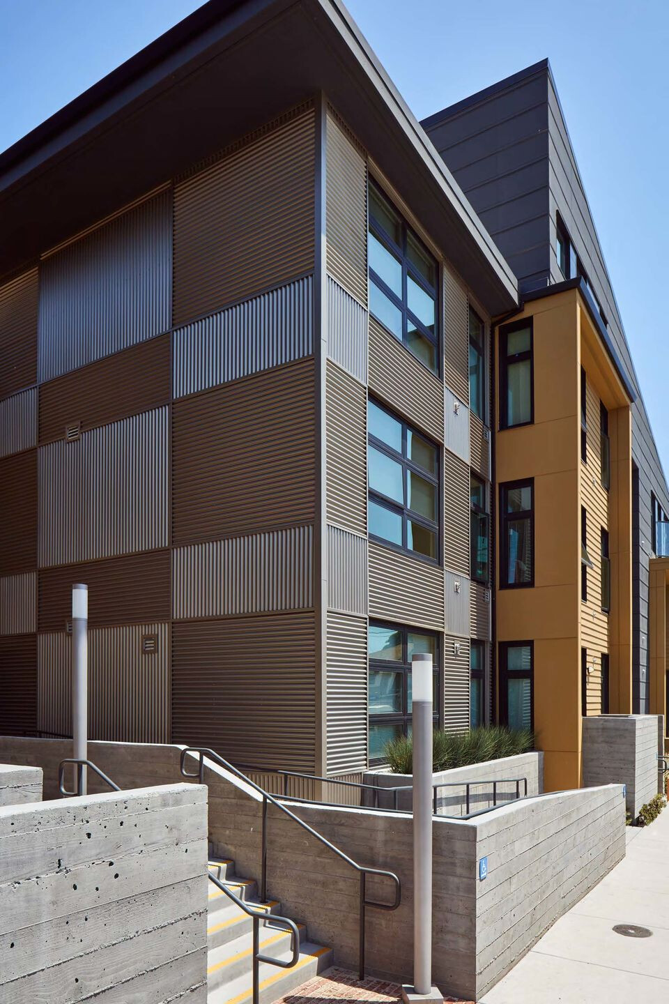 加州 Emeryville 新型混合住宅，工业风与居住功能的完美结合-14