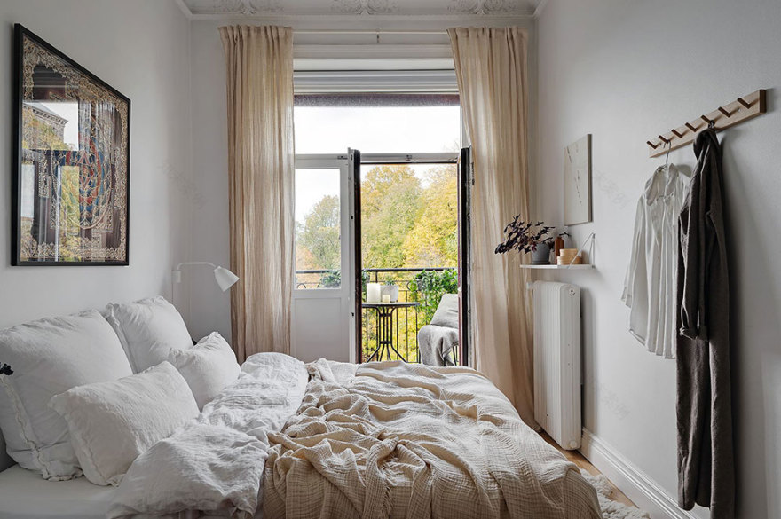 哥德堡优雅绿陶公寓,温暖纹理与现代风格的完美融合-12