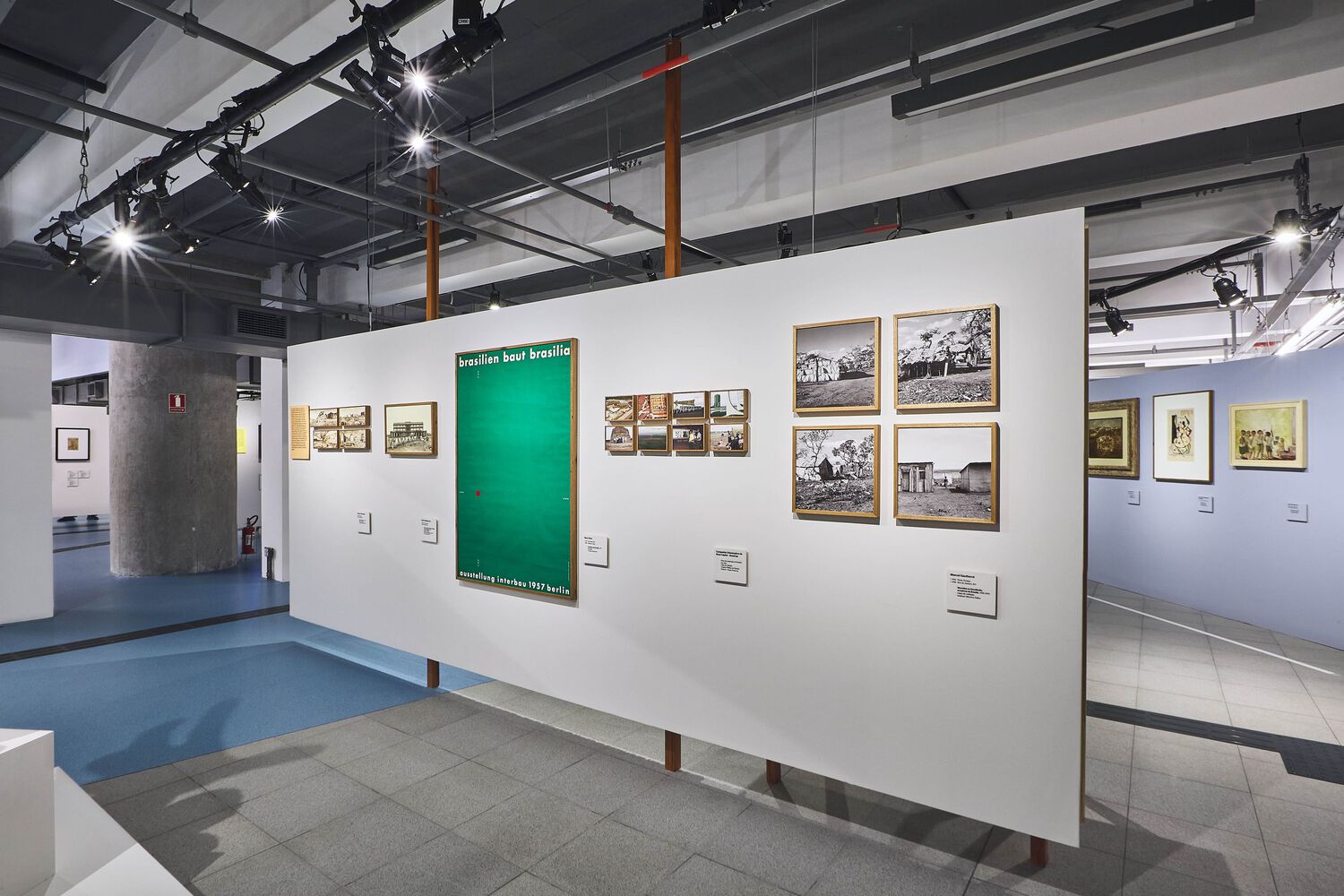 巴西圣保罗 Sesc 24 de Maio 现代艺术展览设计丨Juliana Godoy,gru.a-38