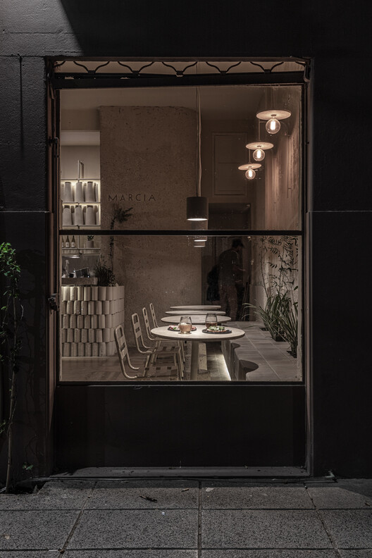 阿根廷 Villa Urquiza 区 Pizzería Marcia 餐厅设计,传统与现代的完美融合-11